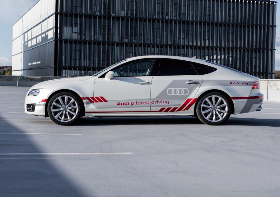  Audi A7 Sportback Piloted Driving Concept 2016 года  (фото 4 из 8)